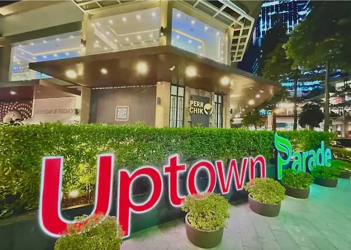 One Uptown 1br 2bed Affordable For 4,uptown Mall Linked Apartment