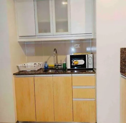 One Uptown 1br 2bed Affordable For 4,uptown Mall Linked * Manila