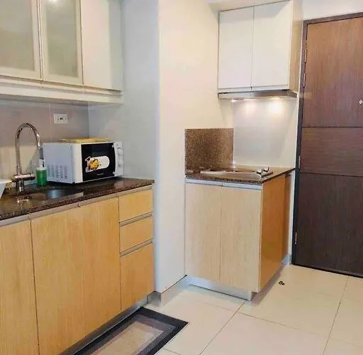One Uptown 1br 2bed Affordable For 4,uptown Mall Linked Apartment