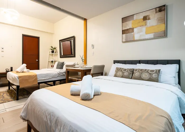 One Uptown 1br 2bed Affordable For 4,uptown Mall Linked * Manila