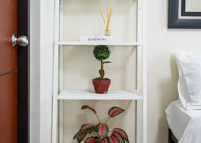 Apartment One Uptown 1br 2bed Affordable For 4,uptown Mall Linked Manila